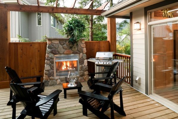 Oakville decks contractor