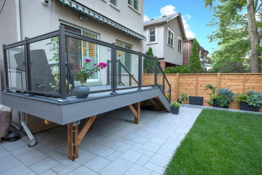 Custom Deck North-York